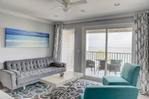 410-Gorgeous Views, Waterfront, WIFI, Pool and close to BUCS Stadium